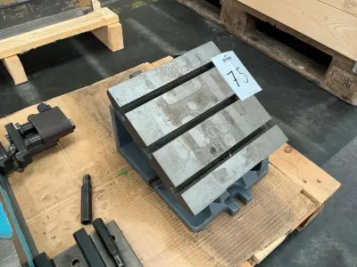T-slot clamping table – kavel bij Dome Auctions, Viernheim