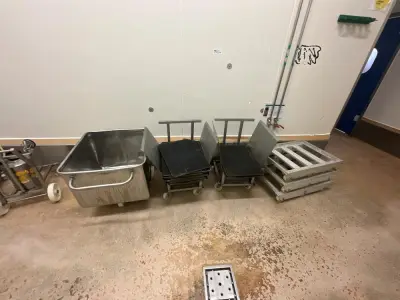 Set of stainless steel utensils + carts – kavel bij Dome Auctions, Kingersheim