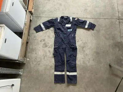 Partij overalls +- 250 stuks – kavel bij Dome Auctions, Rotterdam