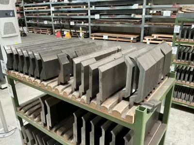 LVD & UKB Press brake punches – kavel bij Dome Auctions, Höhenkirchen-Siegertsbrunn