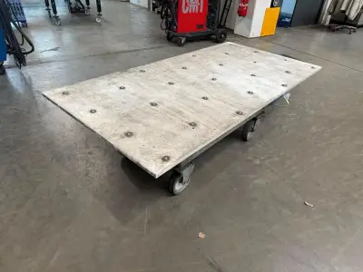 Mobile lifting platform – kavel bij Dome Auctions, Höhenkirchen-Siegertsbrunn