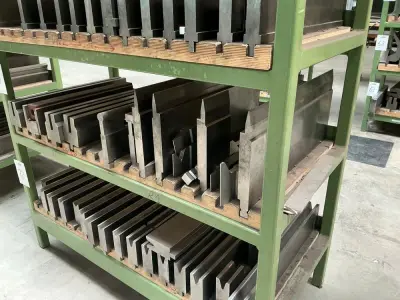 UKB Press brake dies – kavel bij Dome Auctions, Höhenkirchen-Siegertsbrunn