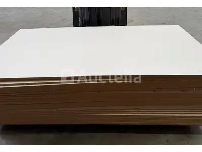 33 x MDF houten panelen (jasmijnkleur) 18mm 2440mmx1220mm – kavel bij Auctelia, Éghezée
