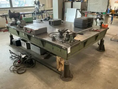 Surface plate – kavel bij Dome Auctions, Höhenkirchen-Siegertsbrunn