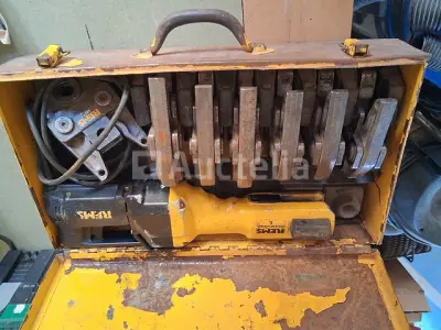 Persmachine met snoer + 6 bekken – kavel bij Auctelia, Hasselt