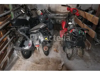 3 scooter (voor onderdelen) – kavel bij Auctelia, Ottignies-Louvain-la-Neuve