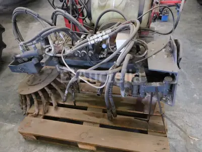 Hydraulische borstel voor veegvoertuig – kavel bij Auctelia, Ottignies-Louvain-la-Neuve