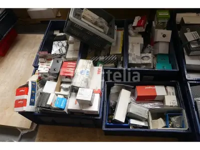 Elektrische apparatuur – kavel bij Auctelia, Braine-l'Alleud
