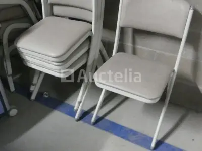 8 Stoelen – kavel bij Auctelia, Tournai