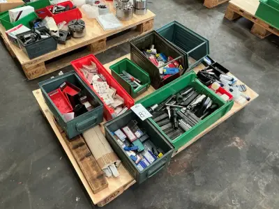 Various lathe tooling – kavel bij Dome Auctions, Viernheim