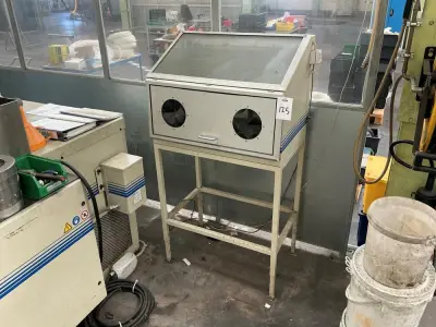 Cleaning station – kavel bij Dome Auctions, Viernheim