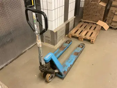 Pallet Jack – kavel bij Dome Auctions, Kingersheim
