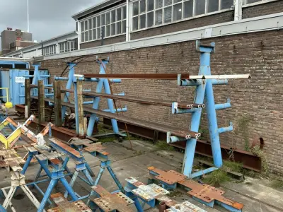 Dubbele draagarmstelling – kavel bij Dome Auctions, Rotterdam