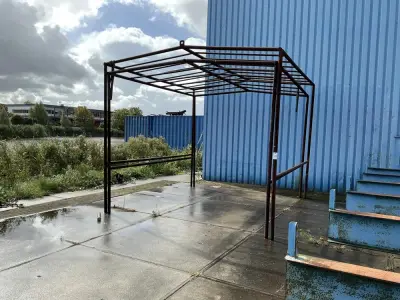 Metalen pergola (2x) – kavel bij Dome Auctions, Rotterdam