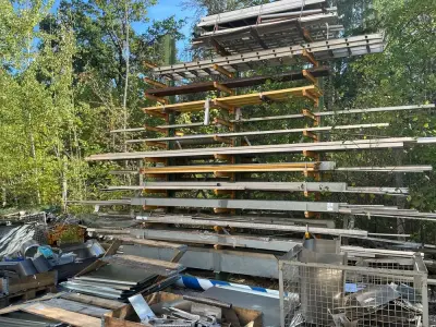 dubbel sided cantilever rack – kavel bij Dome Auctions, Höhenkirchen-Siegertsbrunn