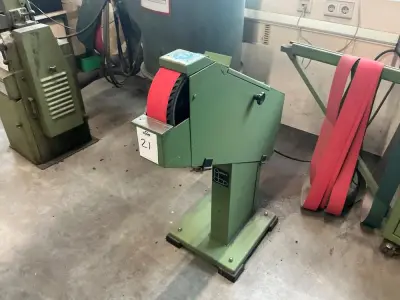 Grit Belt grinding machine – kavel bij Dome Auctions, Höhenkirchen-Siegertsbrunn