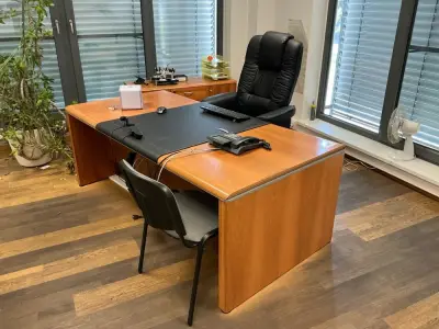Various office inventory – kavel bij Dome Auctions, Höhenkirchen-Siegertsbrunn