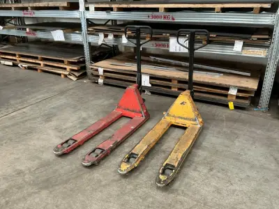 Hydraulic hand pallet truck (2x) – kavel bij Dome Auctions, Höhenkirchen-Siegertsbrunn