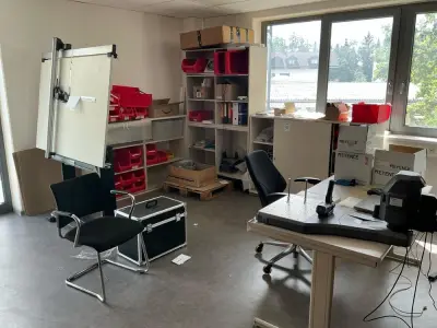 Various office inventory – kavel bij Dome Auctions, Höhenkirchen-Siegertsbrunn