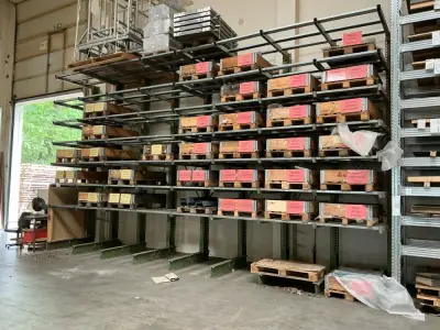 Cantilever rack – kavel bij Dome Auctions, Höhenkirchen-Siegertsbrunn