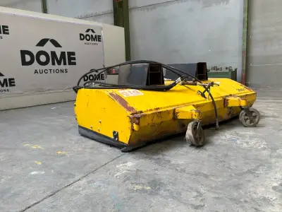 2002 MTS 2001 industriële Veegborstelmachine – kavel bij Dome Auctions, Depot Deinze