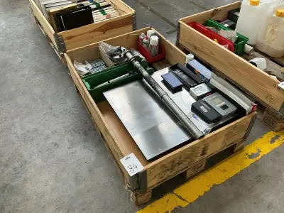 Various lathe equipment – kavel bij Dome Auctions, Viernheim