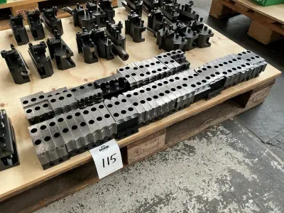 Chuck claws – kavel bij Dome Auctions, Viernheim