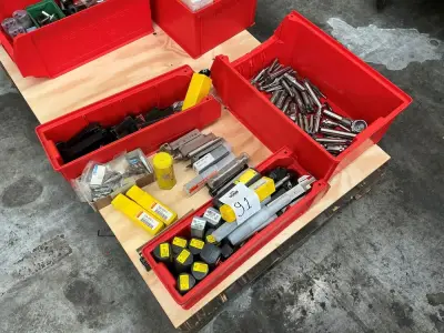 Various lathe equipment – kavel bij Dome Auctions, Viernheim
