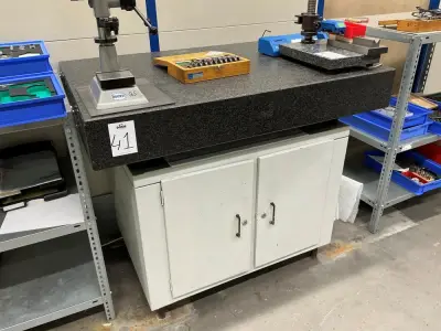 Granite measuring plate – kavel bij Dome Auctions, Viernheim
