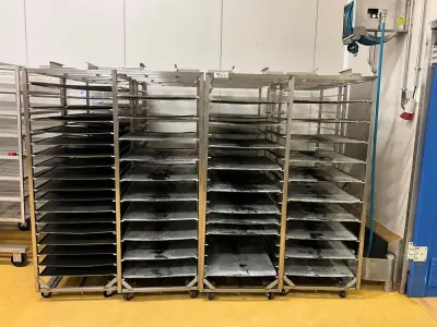 Set of 8 baking carts – kavel bij Dome Auctions, Kingersheim