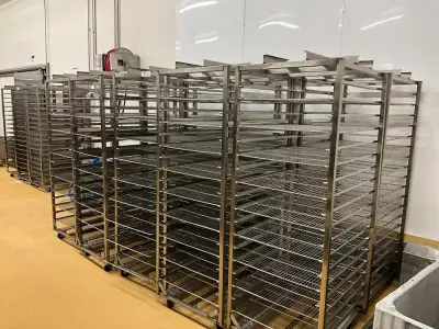 Set of 10 baking carts – kavel bij Dome Auctions, Kingersheim
