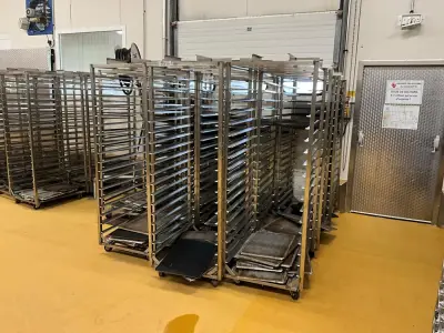 Set of 11 baking pans – kavel bij Dome Auctions, Kingersheim