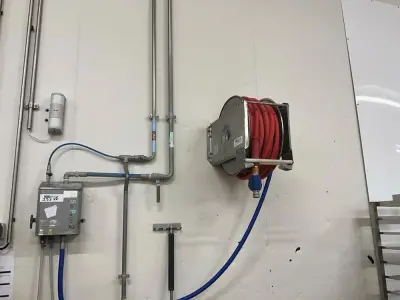 2016 SATPOINT 2 Car Wash Station with Hose Reel – kavel bij Dome Auctions, Kingersheim