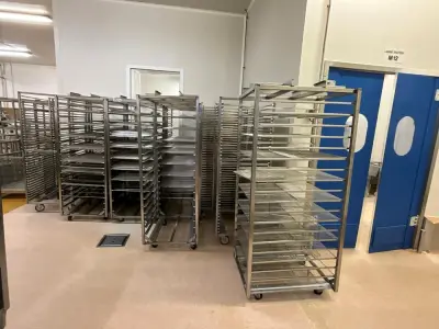 Set of 13 baking carts – kavel bij Dome Auctions, Kingersheim