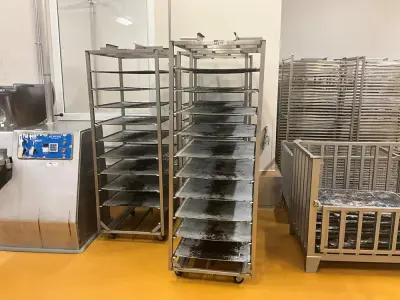 Set of 13 baking carts – kavel bij Dome Auctions, Kingersheim