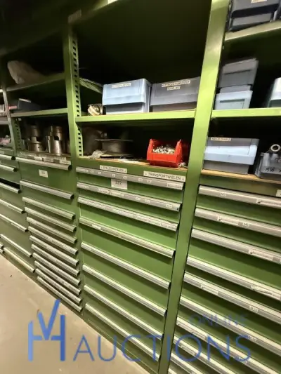 Partij stelschroeven, zwenkwielen en bevestigingsmateriaal – kavel bij VH Auctions, Belgium