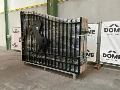 Dubbele inrijpoort Paard (ongebruikt) – kavel bij Dome Auctions, Depot Deinze
