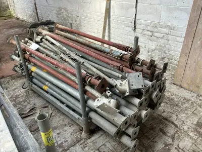 bouw schoren + toebehoren – kavel bij Dome Auctions, Ronse