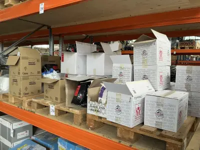 Koffieautomaat verbruiksartikelen – kavel bij Dome Auctions, Rotterdam