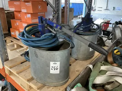 Pomp (2x) – kavel bij Dome Auctions, Rotterdam