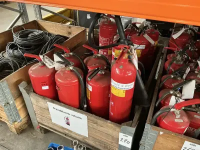 Brandblusser schuim (13x) – kavel bij Dome Auctions, Rotterdam