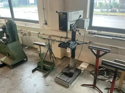 Alzmetall AX2/S pillar drilling mchine – kavel bij Dome Auctions, Höhenkirchen-Siegertsbrunn