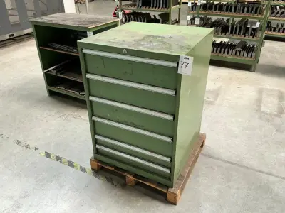 Fastening material – kavel bij Dome Auctions, Höhenkirchen-Siegertsbrunn