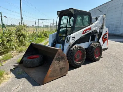 2015 Bobcat S590 schranklader – kavel bij Dome Auctions, Beveren-Leie