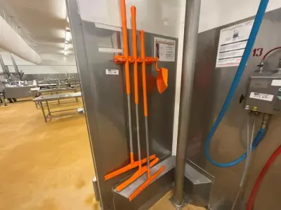 Cleaning Supplies Set – kavel bij Dome Auctions, Kingersheim