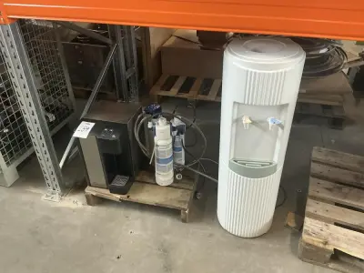 Water dispenser (2x) – kavel bij Dome Auctions, Rotterdam