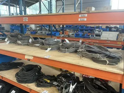 Luchtslangen – kavel bij Dome Auctions, Rotterdam