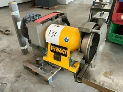 Dewalt DW753-qs Bench grinder – kavel bij Dome Auctions, Höhenkirchen-Siegertsbrunn