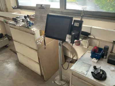 Workshop computer terminal – kavel bij Dome Auctions, Höhenkirchen-Siegertsbrunn