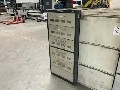 Cabinet – kavel bij Dome Auctions, Höhenkirchen-Siegertsbrunn